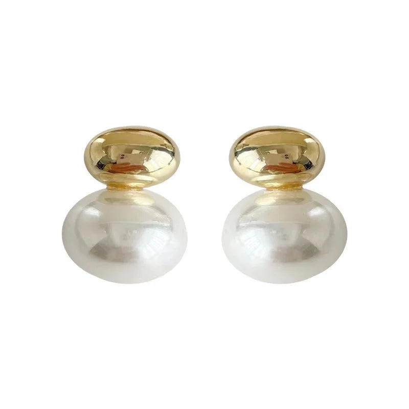 2025 New French Elegant Gold Color Bean Spliced Flat Pearl Earrings