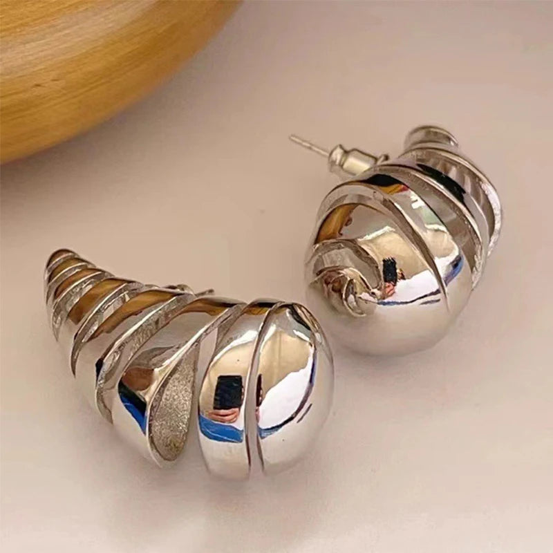 New Vintage Beads Water Drop Stud Earrings.