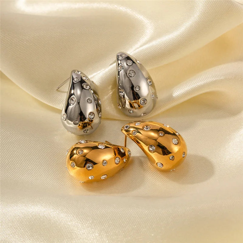 New Vintage Beads Water Drop Stud Earrings.