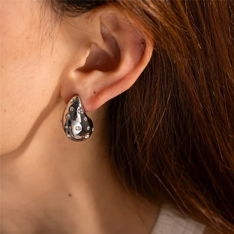 New Vintage Beads Water Drop Stud Earrings.