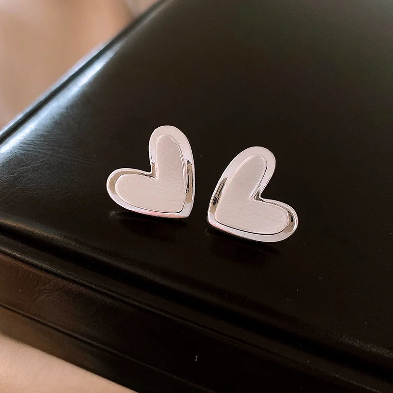 2025 Light Luxury Elegant Simple Wire-drawing Love Stud Earrings